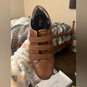 Womens Brown velcro loafers